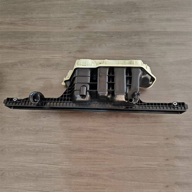 Auto Radiator Water Tank for Man Tg-a (02-) OEM 81061016512