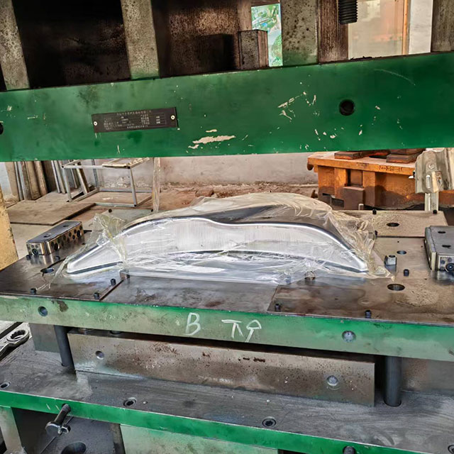 Freightliner Cascadia 08-17 Columbia 525263005 603-5203 Aluminum Expansion Tank