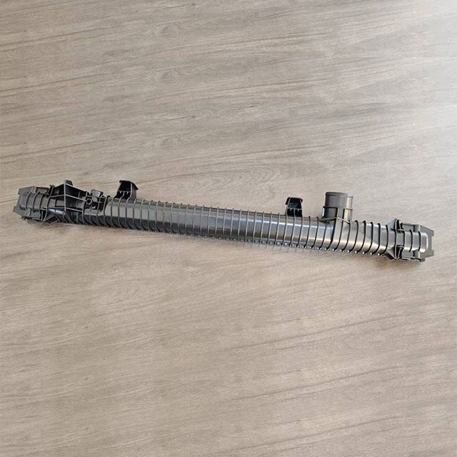 Auto Radiator Water Tank for Man Tg-a (02-) OEM 81061016512